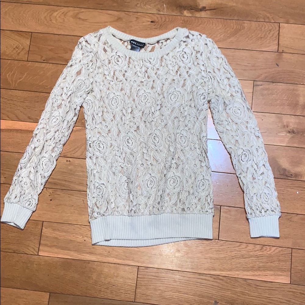 Long sleeve lace shirt